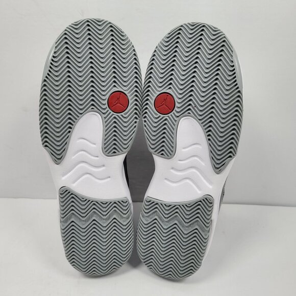 Nike Air Jordan Max Aura 2 Youth Black Wolf Grey Red Shoes CN8094-006 US Size 4Y - Picture 8 of 10